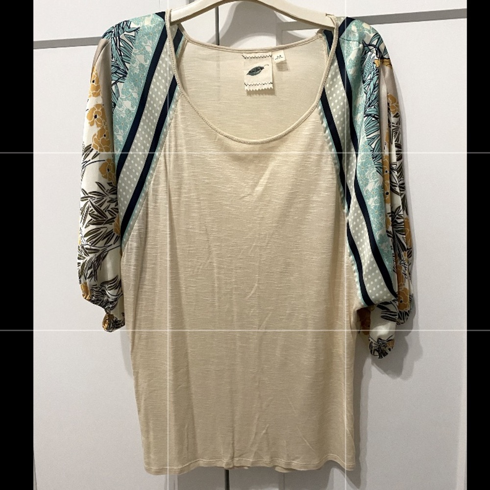 Dolman Sleeve knit top, size medium